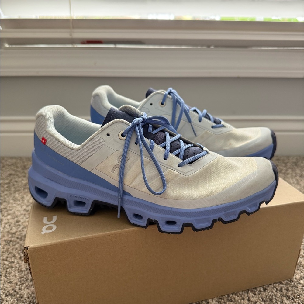 OnCloud Womens Cloudventure Running Shoes